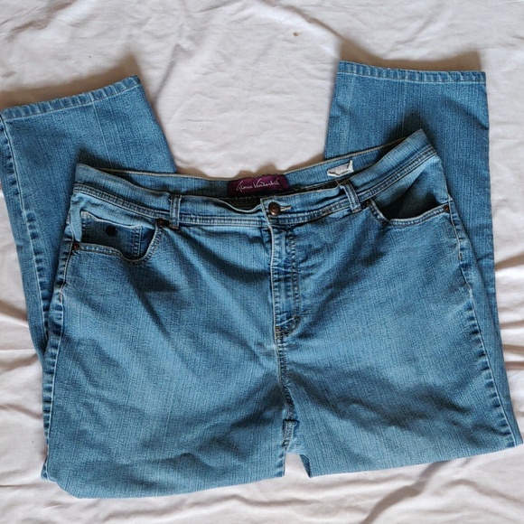 Gloria Vanderbilt Denim - Gloria Vanderbilt Amanda Capri denim jeans